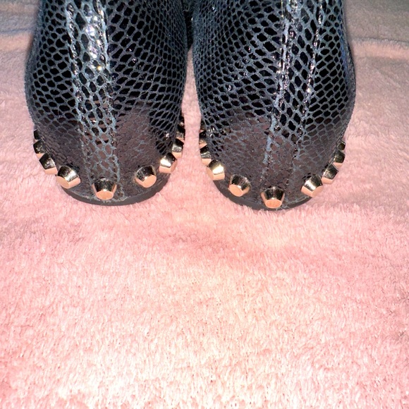 JEFFREY CAMPBELL BLACK LIZARD STUDDED LOAFERS. Size 6.5. - Picture 5 of 8